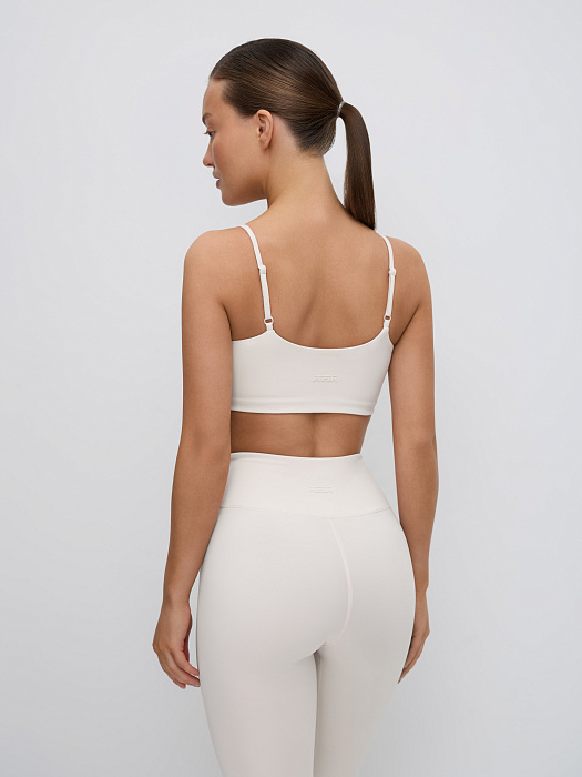 Топ спортивный MELA